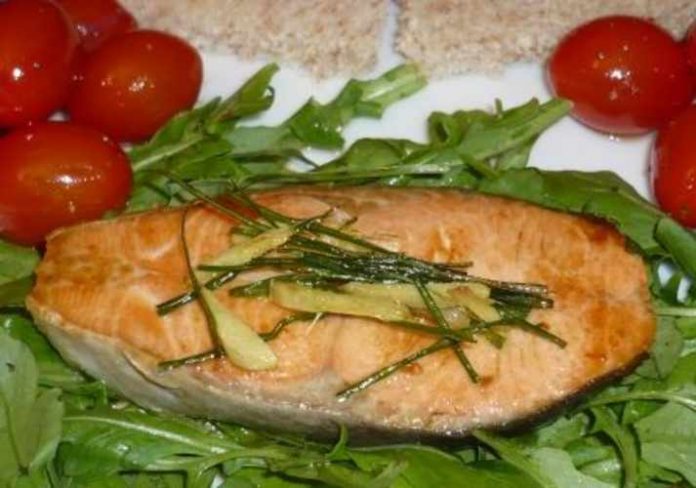 Salmon-with-Ginger-Lemon-Sauce