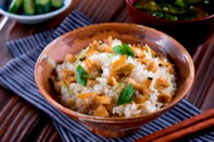 Kai-Meshi-(Mixed-Rice-Clams)