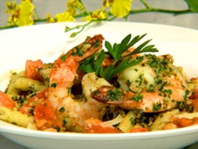 Pan-Seared-Shrimp-Macadamia-Pesto