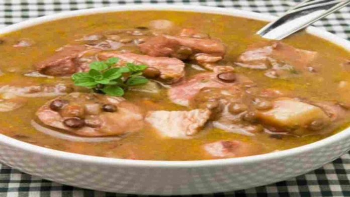 Slow-Cooker-Portuguese-Sausage-Lentil-Soup
