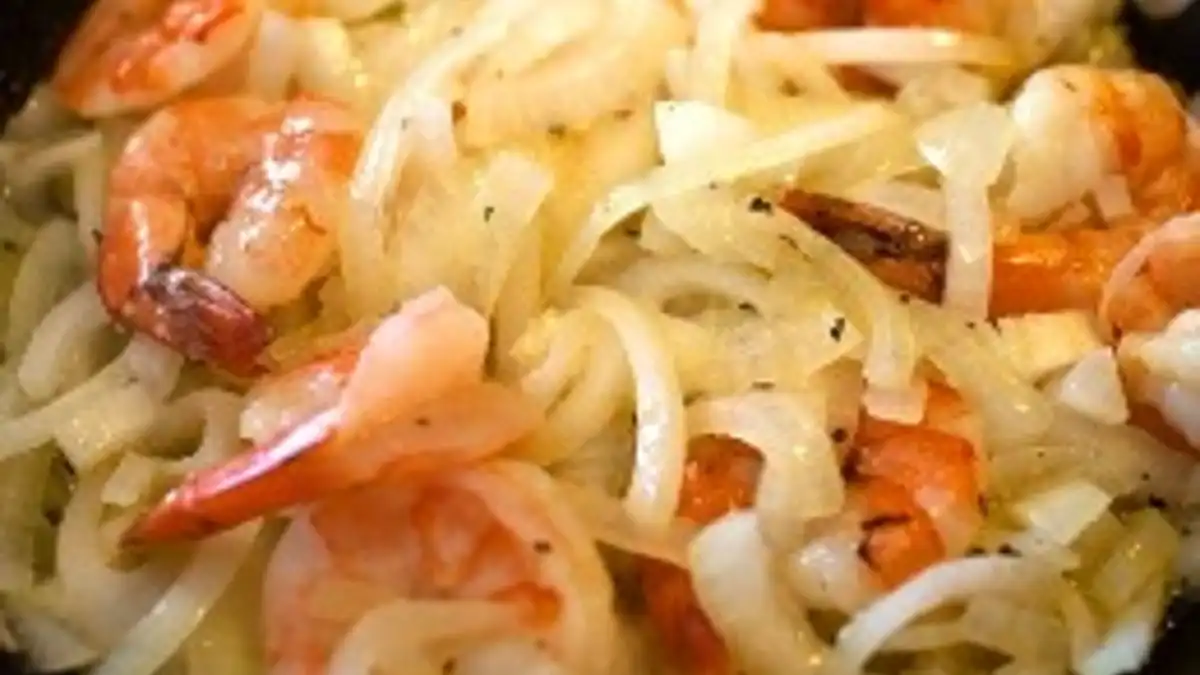 Stir Fry Shrimp & Onions Recipe • Cooking Hawaiian Style