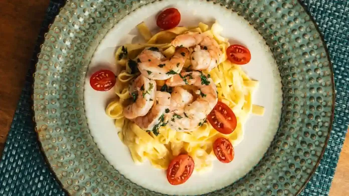 Garlic-Shrimp-with-Cheesy-Noodles