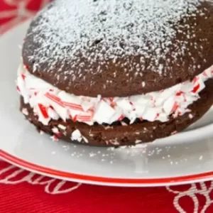 candy-cane-whoopie-pies-recipe